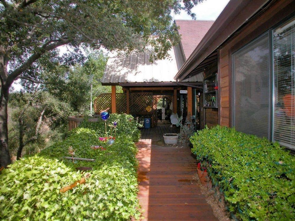 جوليان Wikiup Hummingbird Hotel المظهر الخارجي الصورة