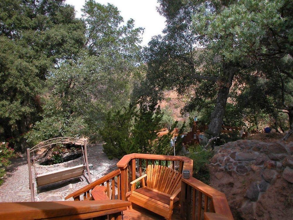 جوليان Wikiup Hummingbird Hotel المظهر الخارجي الصورة